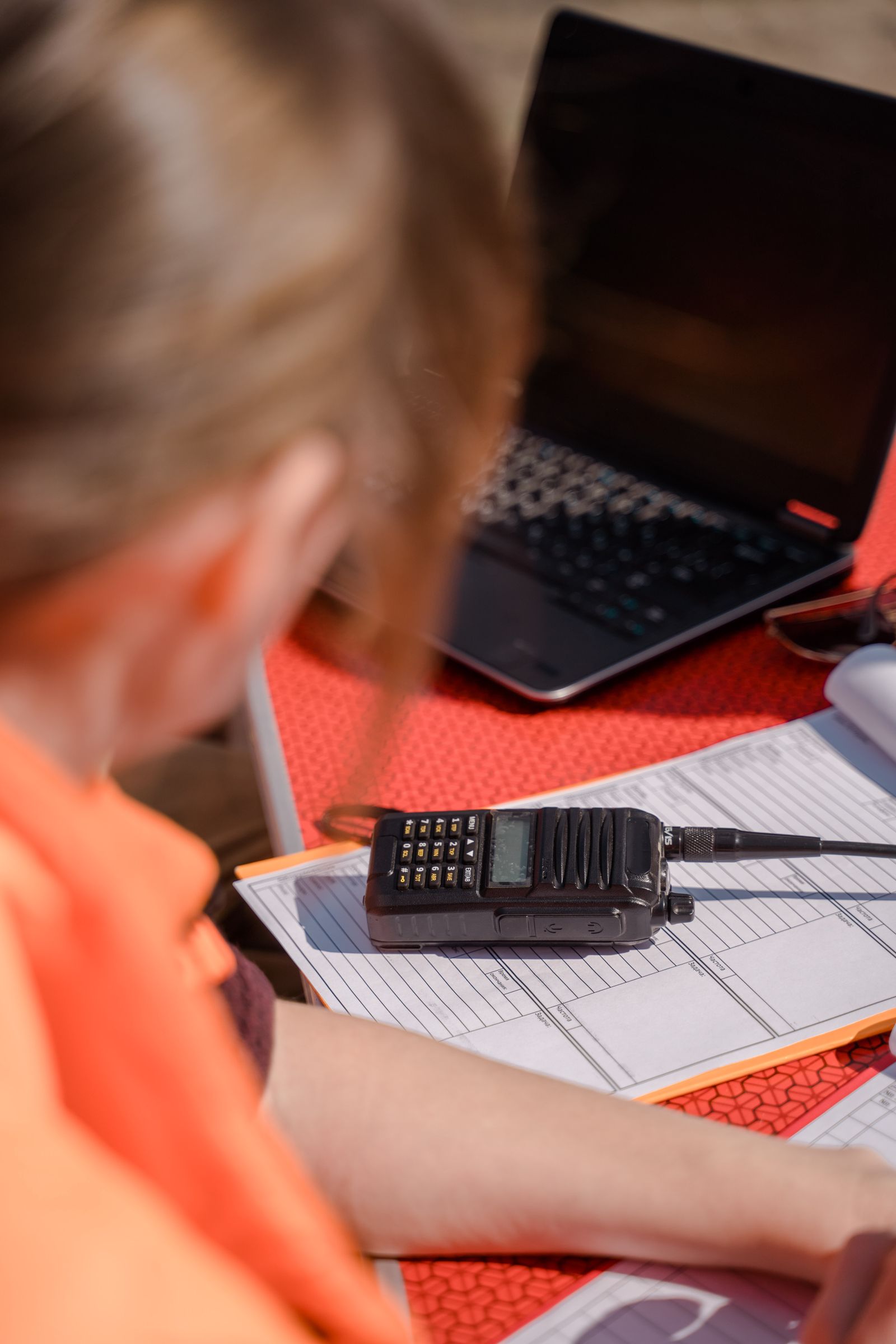 Programación y mantenimiento de radios de comunicación